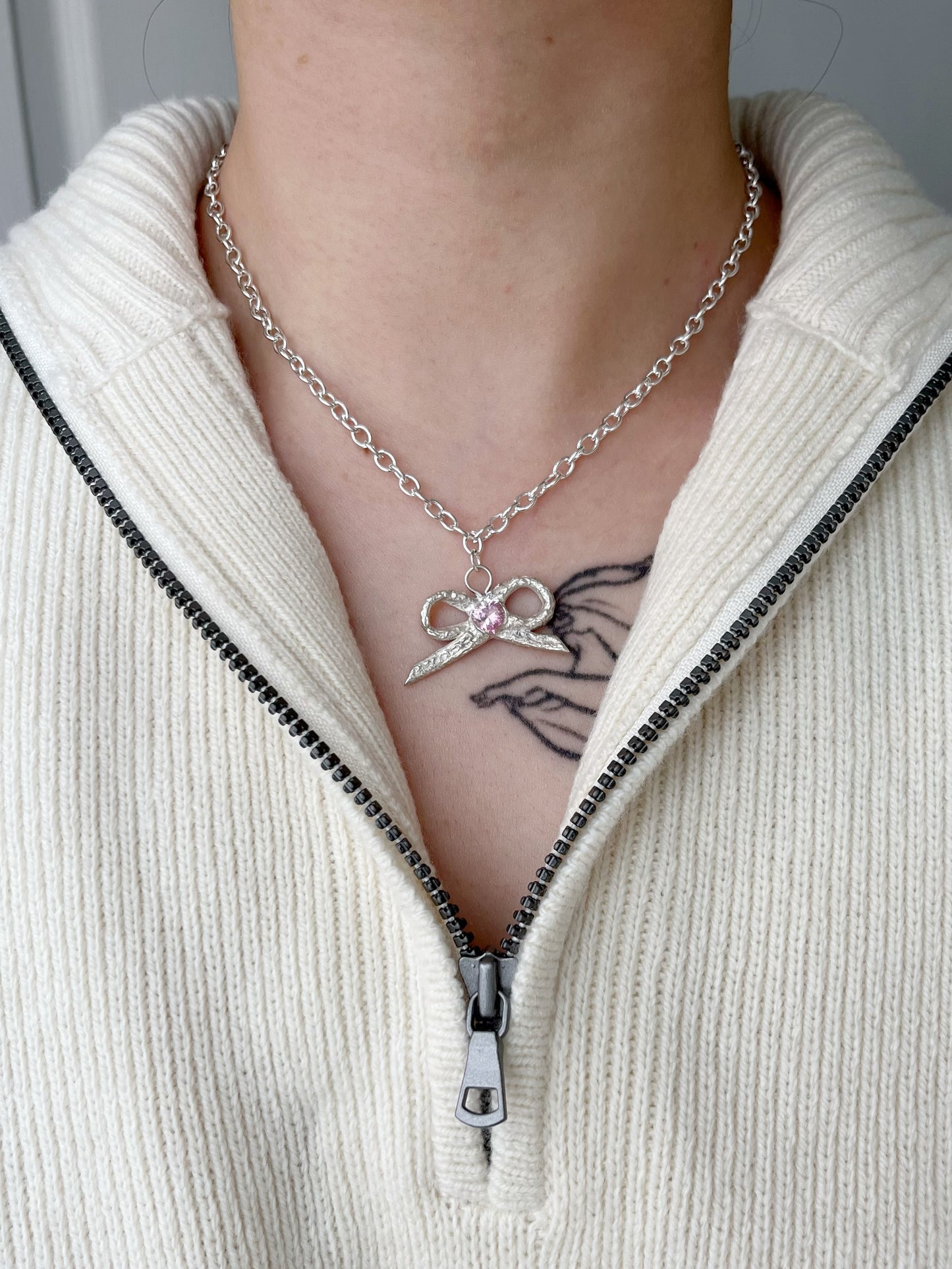 Bow Necklace
